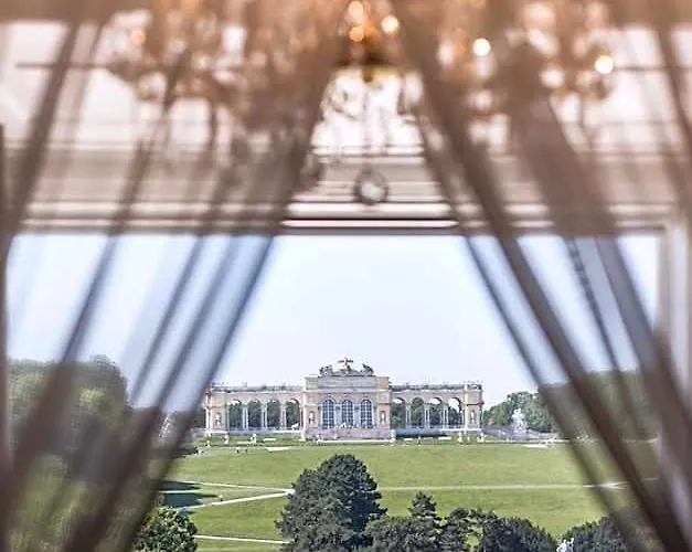 Schloss Schoenbrunn Grand Viena