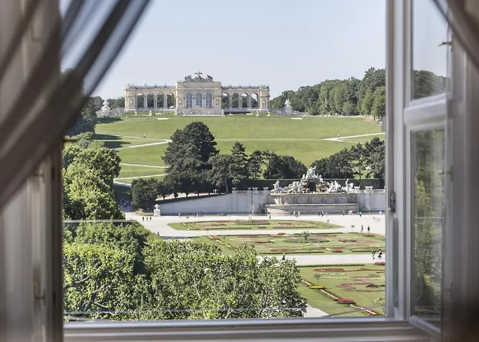 Schloss Schoenbrunn Grand Viena